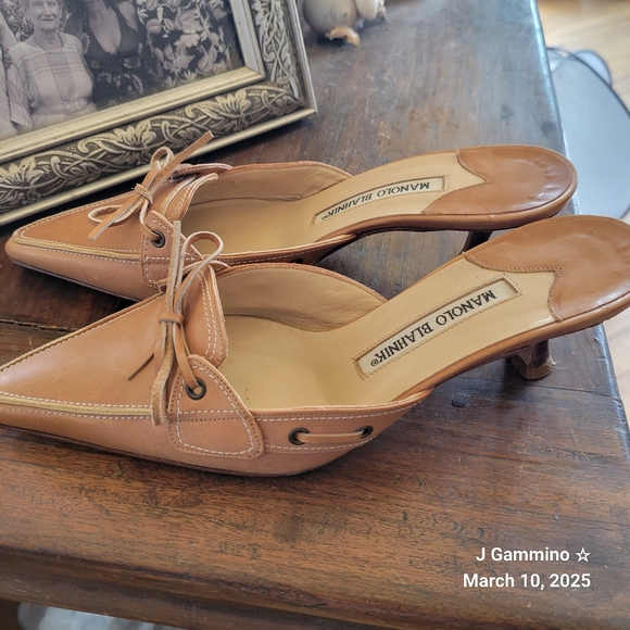 Manolo Blahnik Kitten Heel Mules with Bow - Picture 8 of 8